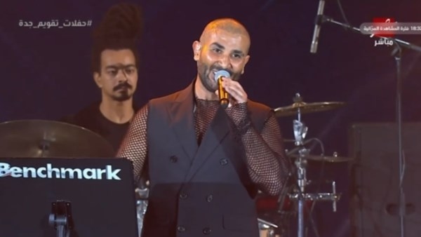 أحمد سعد: الجمهور مستني اللوك غير المألوف..وظهوري بشكل طبيعي "استهبال"