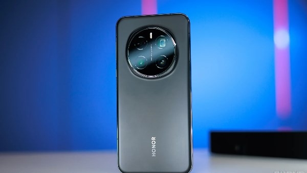 هاتف Honor Magic 7 Pro يحتفل بكأس العالم للألعاب الإلكترونية 2025