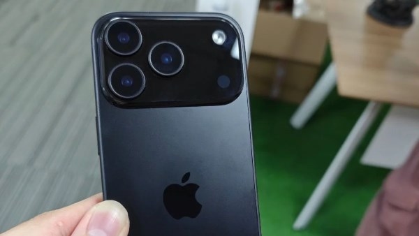تسريبات: آيفون 17 برو يحصل على أكبر تغيير في التصميم