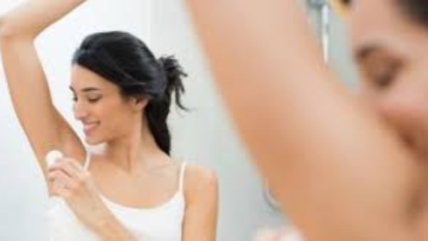 بطريقة طبيعية.. 6 أطعمة ومشروبات تخلّصك من رائحة العرق المزعجة في الصيف