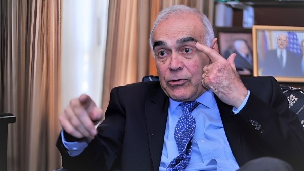 كواليس أخطر مفاوضات مصرية بعد حرب الخليج.. من دفع الفوائد إلى شطب الديون