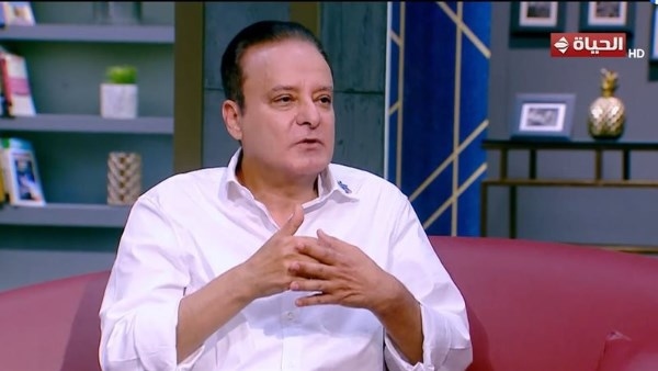يوسف معاطي: عادل إمام منحني ثقته الكاملة.. و"تشرب شاي بالياسمين" كانت مقصود بها الرشوة