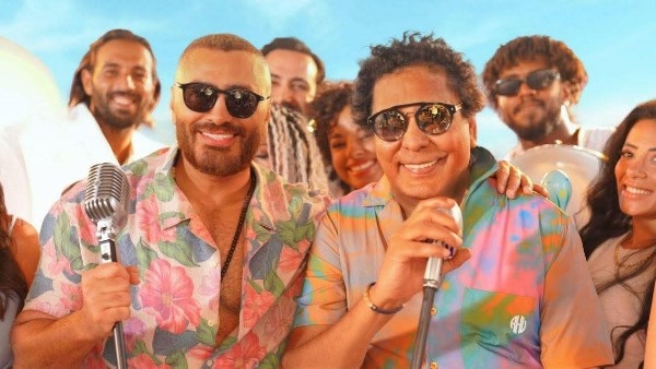 فخور بيك.. محمد منير يوجه رسالة لـ تامر حسني