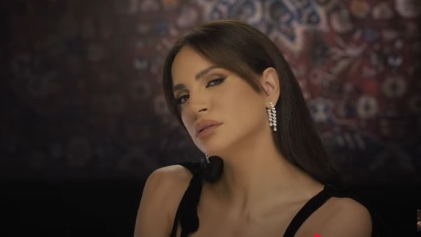 آمال ماهر تستحوذ على تريند يوتيوب بـ3 أغان من ألبومها «حاجة غير»