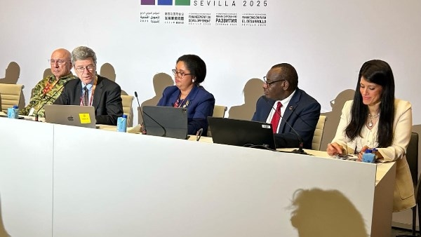 وزيرة التخطيط تطالب بحلول عادلة للدول النامية: أفريقيا لا تحتمل المزيد من الديون
