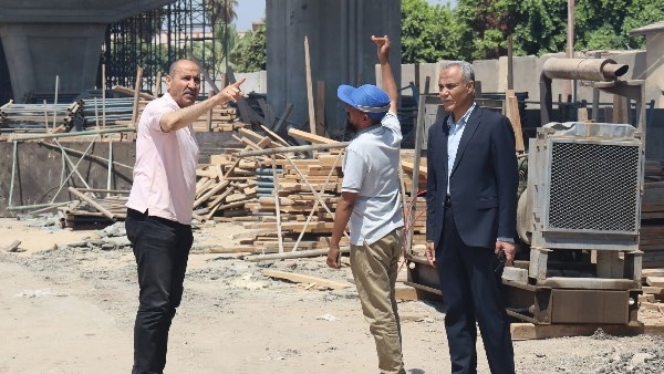 السكرتير العام المساعد لبني سويف يتفقد أعمال نقل خط الغاز