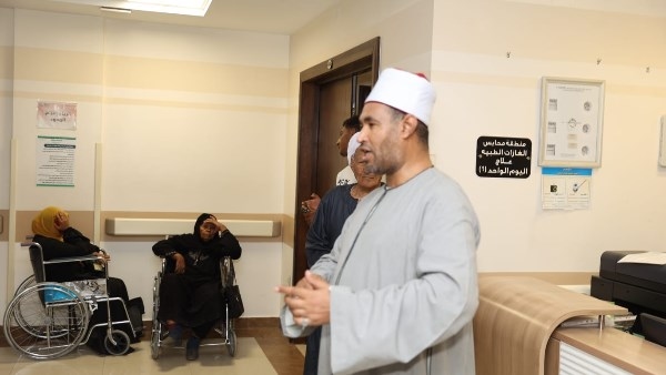 قافلة دعوية من الأزهر تزرع الأمل في قلوب أطفال سرطان الأقصر
