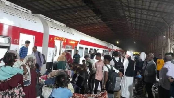 أسوان فى 24 ساعة.. تسهيلات لوصول قطار السودانيين.. ومتابعة منظومة التأمين الشامل