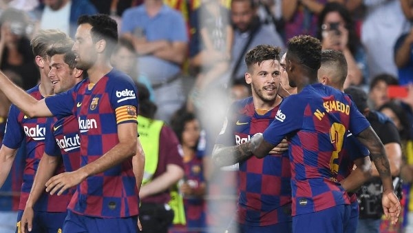 إيقاف مدرب برشلونة المباراة القادمة في دوري أبطال أوروبا