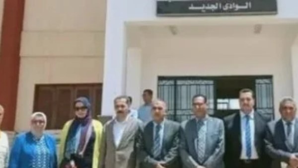 محافظ الوادي الجديد: استمرار الدراسة العام المقبل بمقر معهد الفنى الصحى بالداخلة