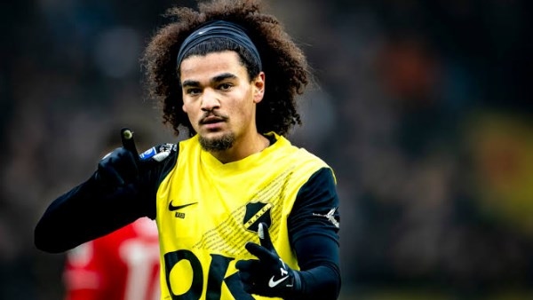 موعد وصول آدم كايد القاهرة للانضمام إلى الزمالك