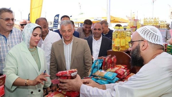 على شاطئ البحيرات المرة.. افتتاح الأسبوع الرابع من مبادرة أسماك البلد