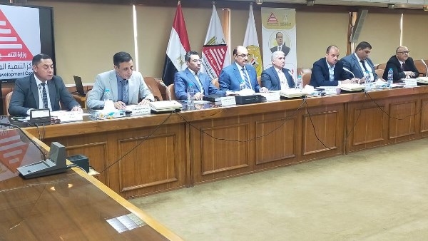 وزيرة التنمية المحلية تتلقى تقريراً حول أنشطة مركز سقارة للتدريب خلال يونيو