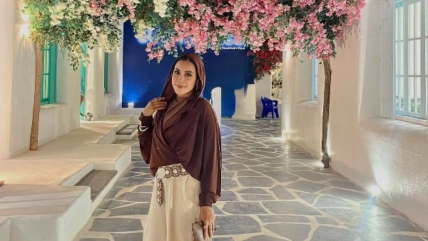 زوجة مصطفى محمد تشعل إنستجرام بصور جديدة من الساحل