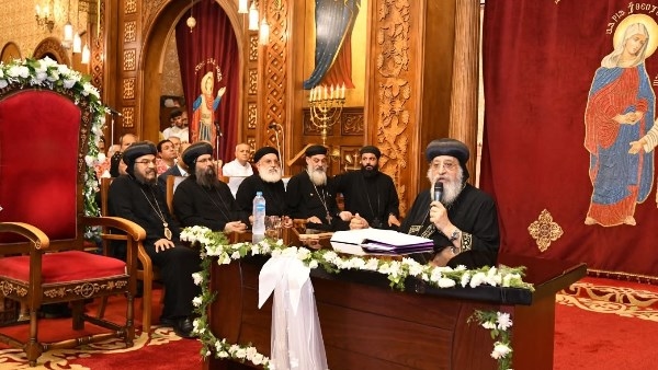 البابا تواضروس لشباب كنيسة العذراء والقديس يوسف النجار بسموحة: مصر وطن لا يضاهيه وطن