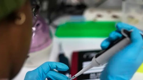 خطر كبير يهدد العالم بخفض ترامب مساعدات لقاح فيروس نقص المناعة البشرية