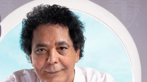 تعافيت وغادرت المستشفى.. محمد منير يطمئن جمهوره