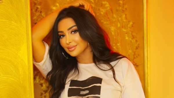 شاهيناز تطرح ماما وعمرو دياب يصدر بابا.. فيديو