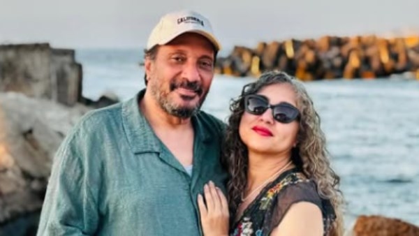 "حاسس اننا مع بعض من يوم ما اتولدنا" علي الحجار يحتفل بعيد زواجه
