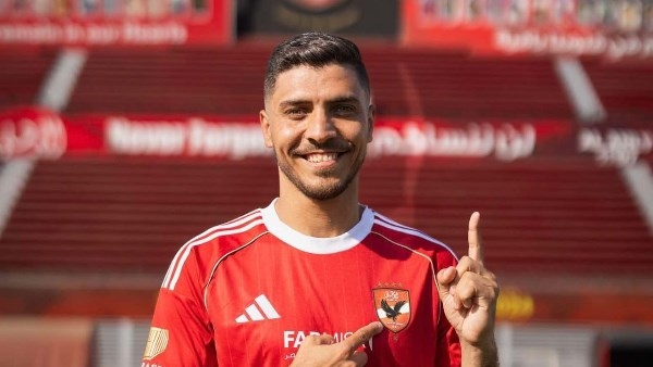 محمد شريف يكشف شكل المنافسة مع مهاجمي الأهلي في الموسم الجديد