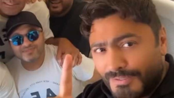 تامر حسني يكشف جزءًا من أغنية جديدة ويحتفل بطرح الألبوم