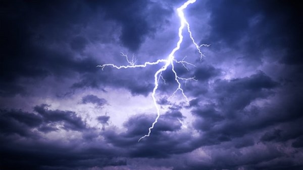 رغم الموجة شديدة الحرارة.. الأرصاد تحذر من فرص سقوط أمطار غزيرة على هذه المناطق