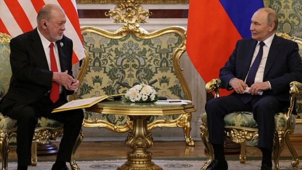 ملك ماليزيا: روسيا شريك استراتيجي يمكن الوثوق به