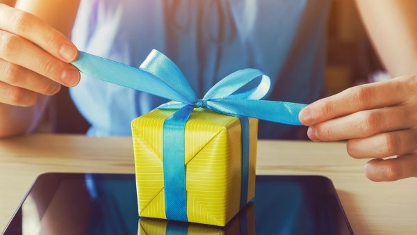 ما حكم رد الهدية وعدم قبولها؟.. الإفتاء: يجوز فى هذه الحالات
