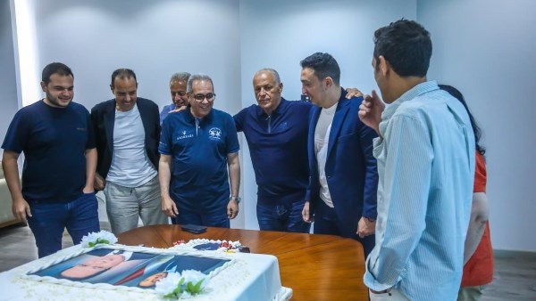 اتحاد الكرة يحتفل بعضوي الشيوخ