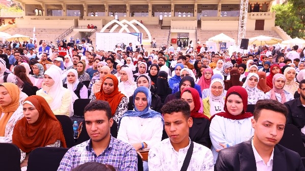 قمة "ستارت" تناقش فرص التدريب المتاحة لطلاب الجامعات لدى الشركات