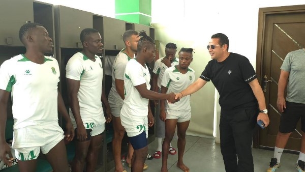 محمد سلامة يدعم لاعبي الاتحاد السكندري بعد الهزيمة من المصري