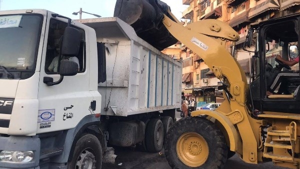 مناخ بورسعيد يواصل حملات رفع مستوى النظافة العامة بمناطق وشوارع الحي