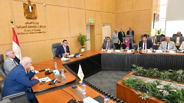 "الشربيني" يرأس الاجتماع الأول للجنة متابعة تخصيص الوحدات السكنية للموظفين المنتقلين للعمل بالعاصمة الإدارية