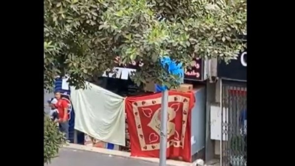 أنهى حياته شاب.. ننشر لحظة نقل جثمان صغير المهندسين لمشرحة زينهم.. فيديو