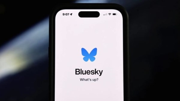 ما هي Bluesky؟.. كل ما يجب معرفته عن المنافس الجديد لـ إكس