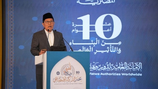 رئيس مجلس العلماء الإندونيسي: الذكاء الاصطناعي بلا وعي بشري.. والفتوى تحتاج علما راسخا