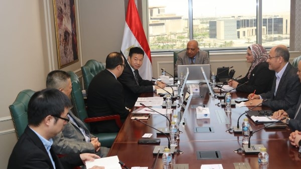 وزير الكهرباء يبحث مع شركة انكورا الصينية توطين صناعة المهمات الكهربائية