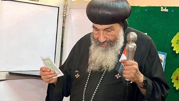 الأنبا تادرس يدلي بصوته في انتخابات مجلس الشيوخ ببورسعيد ويدعو للمشاركة الوطنية