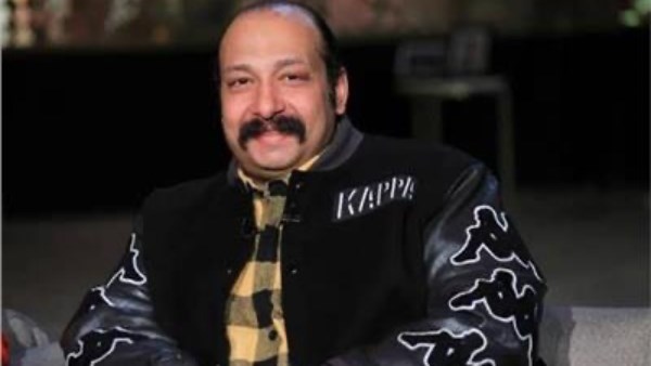 تعليق ناري من محمد ثروت على ضبط «بلوجر» بعد تجسيد شخصية امرأة