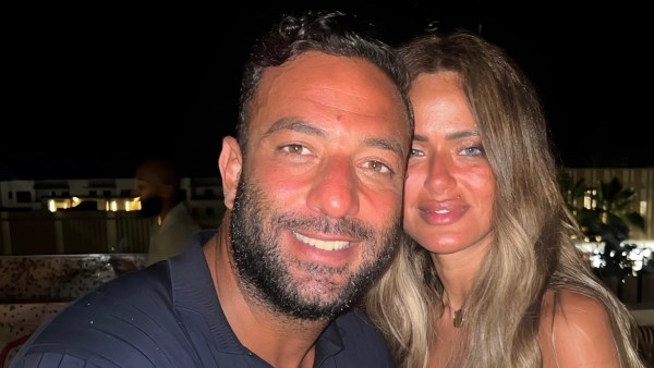 برسالة رومانسية.. ميدو يحتفل بعيد ميلاد زوجته