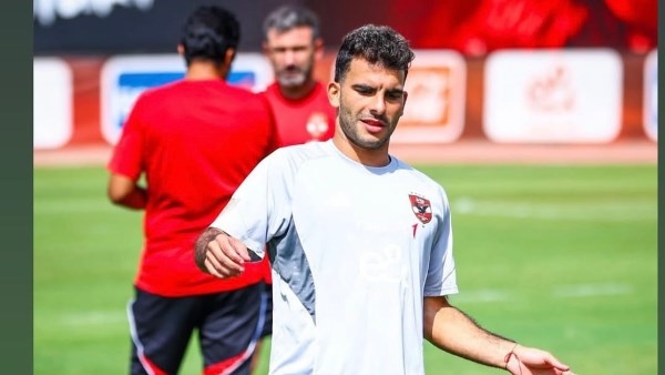 قبل مواجهة فاركو.. زيزو يشارك جمهوره صورا من تدريبات الأهلي