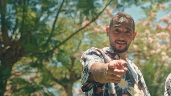 فى اجواء التسعينات.. أحمد الروبي يعود للزمن الجميل في فيديو كليب "اشتقناله"