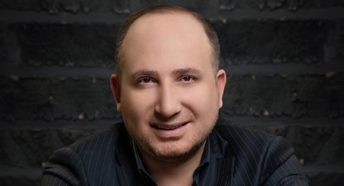 بعد أرقامه القياسية ..هل يتم تكريم الموسيقار العالمي هلكوت زاهير بjoy award ؟!