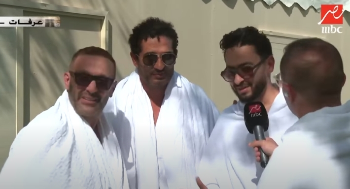 فيديو – عمرو سعد من وقفة عرفات: أحمد السقا وحمادة هلال ساعدوني في مناسك الحج