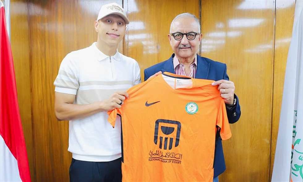كما كشف في الجول.. البنك الأهلي يضم عمرو الجزار