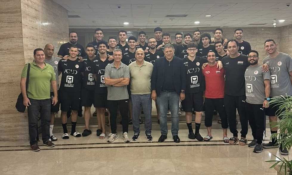 كرة يد - بعد تعافيه من الوعكة الصحية.. طارق محروس يزور منتخب الناشئين