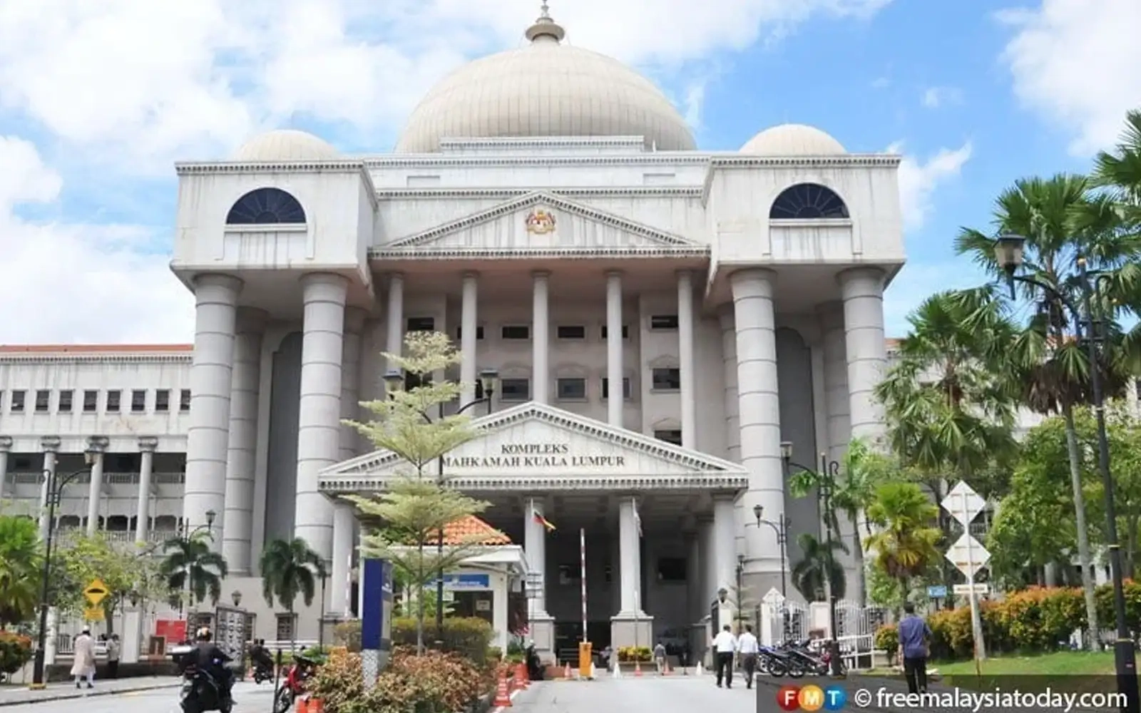 Homeless man gets a year's jail for hiding over RM480,000