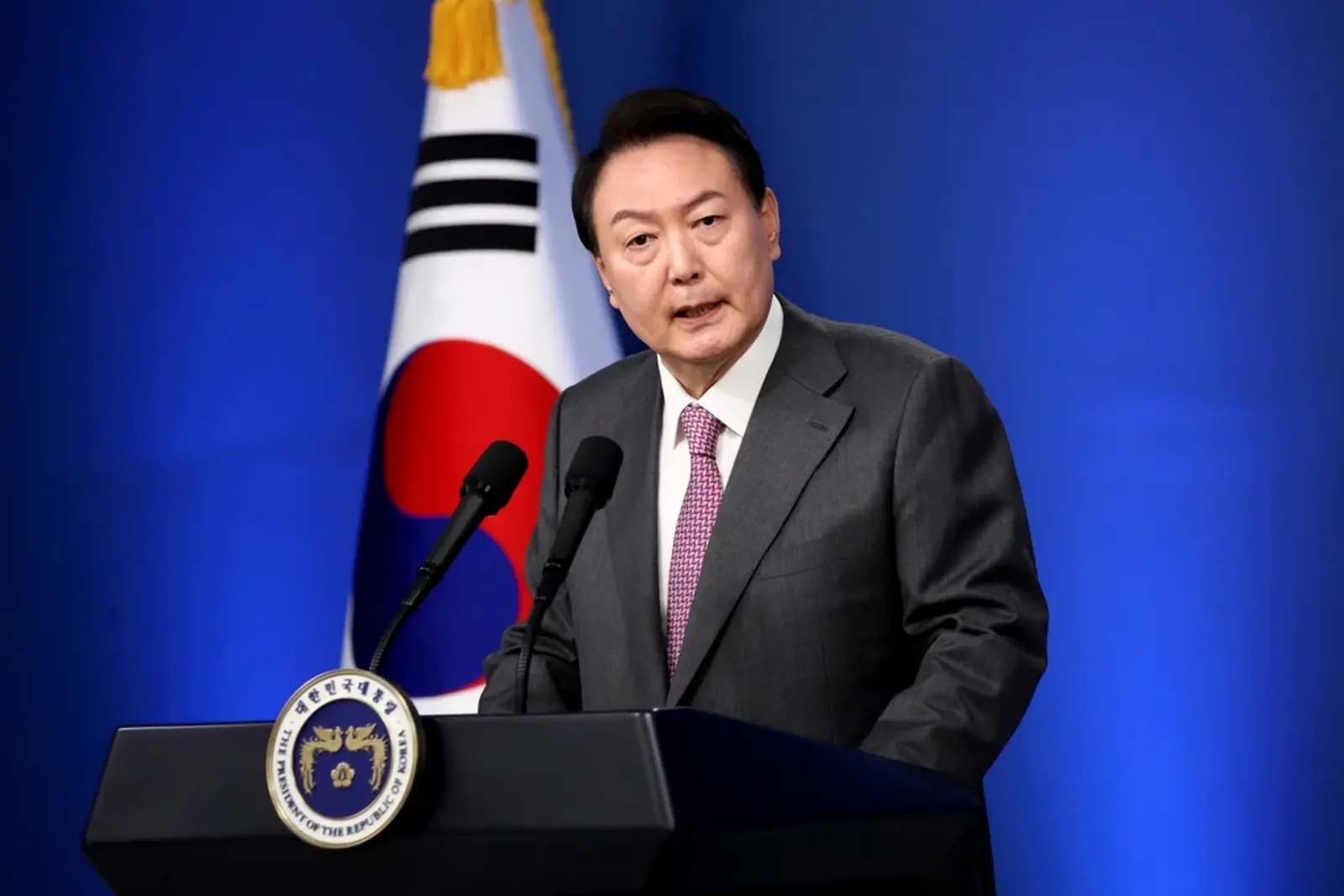 South Korea's conservative party in crisis before vote