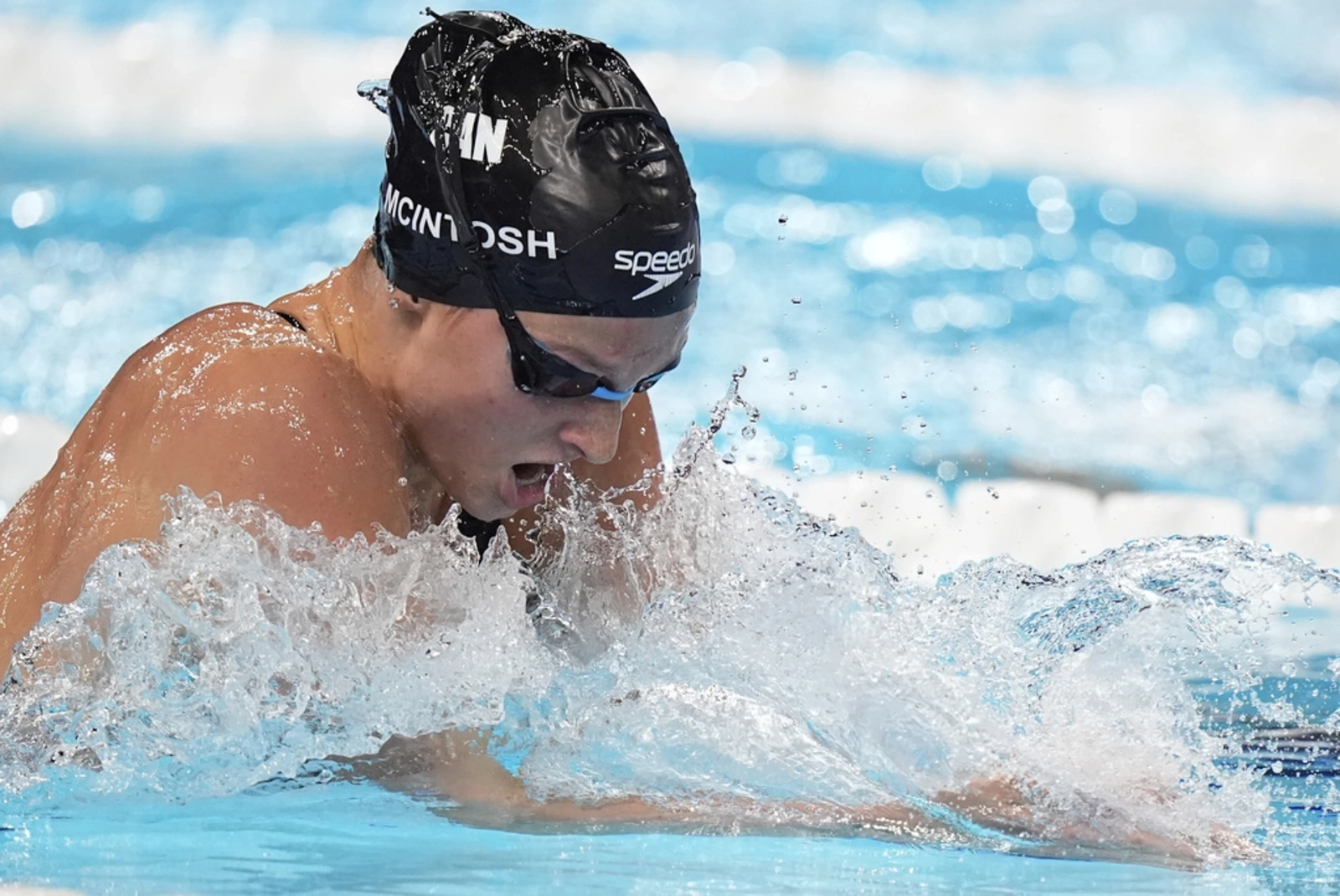 Canada's McIntosh crushes 400m freestyle world record