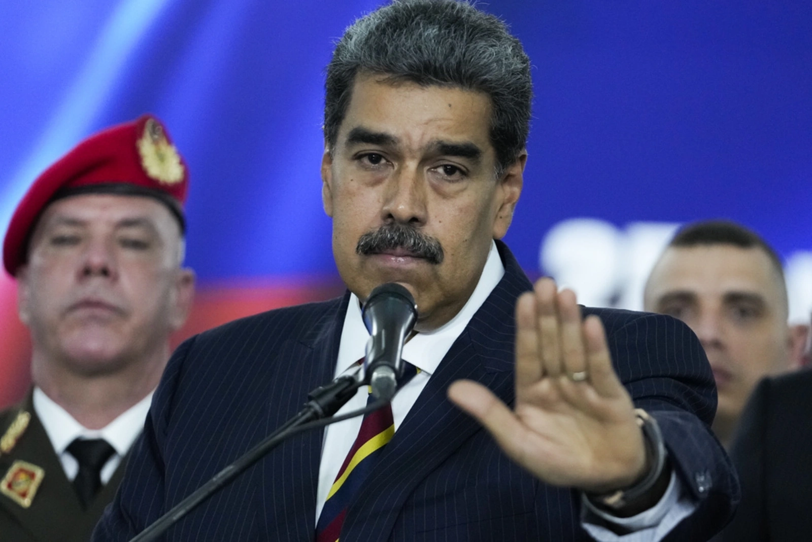 26 arrests in new Venezuela crackdown on dollar black market